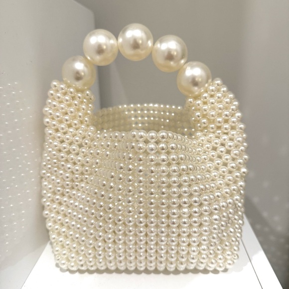 Lulus | Upgraded Glam White Pearl Handbag - Picture 6 of 11